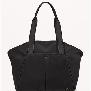 lululemon Free to Be 20L Bag - great condition!